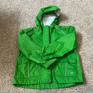 🌧️Green REI rain jacket☔️